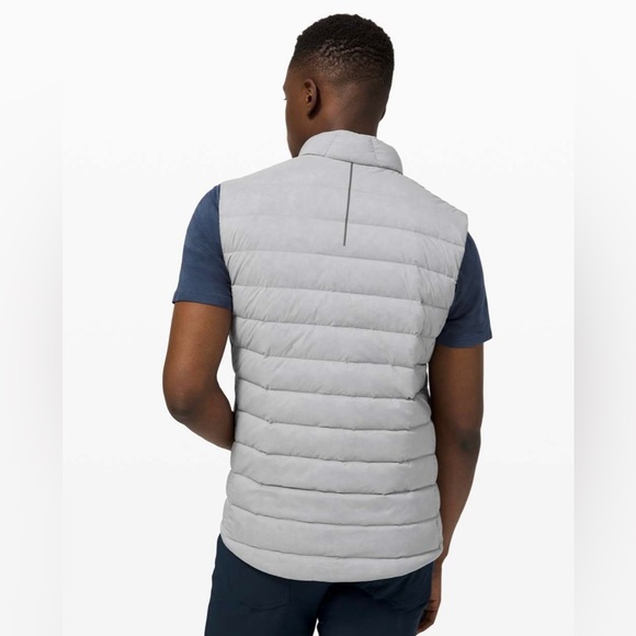 MENS LULULEMON VEST - Picture 3 of 5